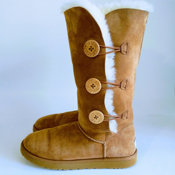 UGG Bailey Button Tripletll Boots - Picture 10 of 16